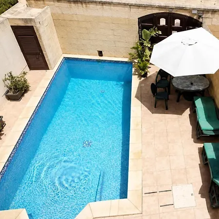 Ir Razzett Ta Elias Traditional 4 Bedroom Gozitan With Private Pool, En-suite Bathrooms Bbq In * Għarb
