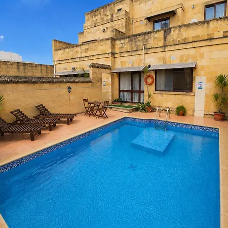 Ir Razzett Ta Elias Traditional 4 Bedroom Gozitan With Private Pool, En-suite Bathrooms Bbq In *
