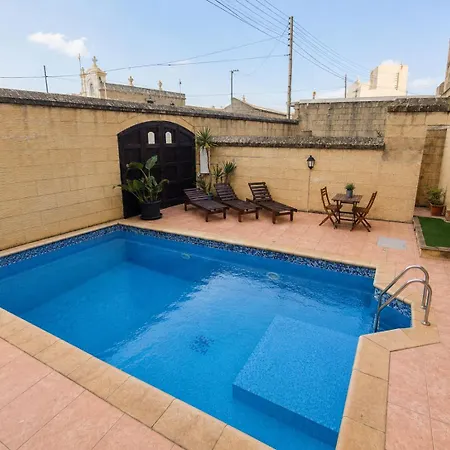 וילה Ir Razzett Ta Elias Traditional 4 Bedroom Gozitan With Private Pool, En-suite Bathrooms Bbq In Għarb