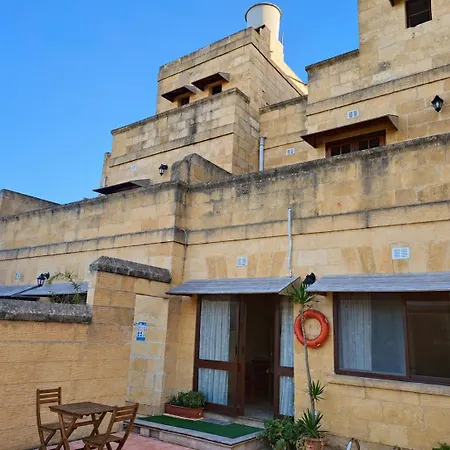 Ir Razzett Ta Elias Traditional 4 Bedroom Gozitan With Private Pool, En-suite Bathrooms Bbq In