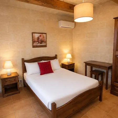 Villa Ir Razzett Ta Elias Traditional 4 Bedroom Gozitan With Private Pool, En-suite Bathrooms Bbq In *
