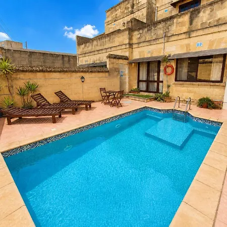 Villa Ir Razzett Ta Elias Traditional 4 Bedroom Gozitan With Private Pool, En-suite Bathrooms Bbq In