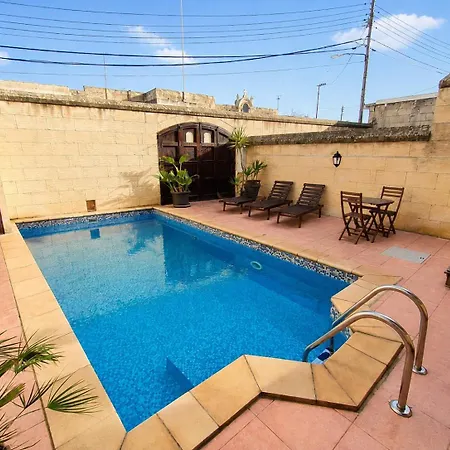 Ir Razzett Ta Elias Traditional 4 Bedroom Gozitan With Private Pool, En-suite Bathrooms Bbq In וילה *