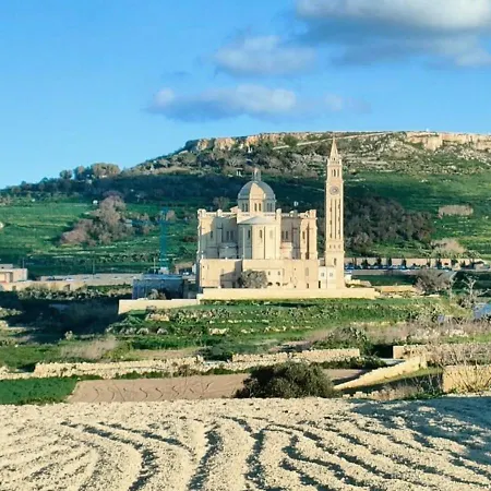 וילה Ir Razzett Ta Elias Traditional 4 Bedroom Gozitan With Private Pool, En-suite Bathrooms Bbq In
