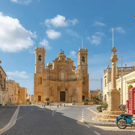 Ir Razzett Ta Elias Traditional 4 Bedroom Gozitan With Private Pool, En-suite Bathrooms Bbq In Villa