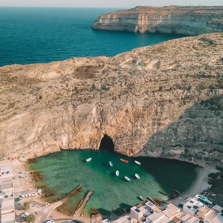 Ir Razzett Ta Elias Traditional 4 Bedroom Gozitan With Private Pool, En-suite Bathrooms Bbq In Għarb